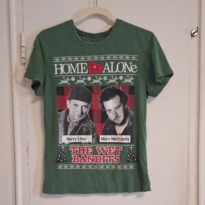 Home Alone Green T-Shirt Harry And MARV MUGSHOT
